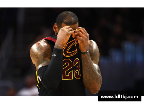 Z6尊龙凯时詹姆斯领衔NBA新一代巨星崛起 探讨未来篮球发展趋势与球员风采
