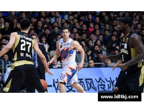 Z6尊龙凯时弗雷戴特首秀砍下25分：一场震撼的篮球表演
