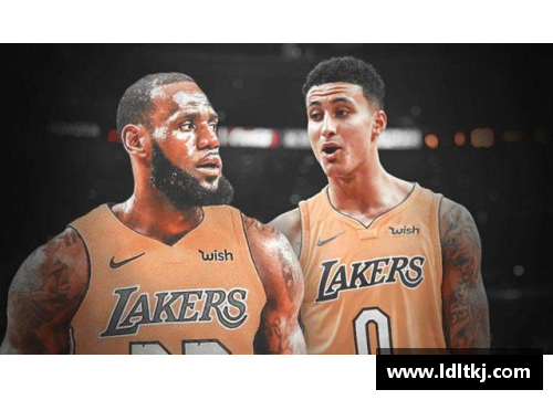 Z6尊龙凯时不演了？湖人狂胜30分，詹眉拉爆发，库里砍25分，NBA裁判上热搜